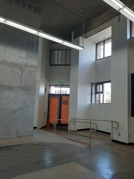 2555 International Blvd, Oakland, CA à louer - Photo intérieure – Image 3 sur 6