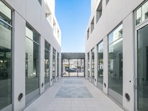 2045 Sawtelle Blvd, Los Angeles, CA à louer Photo intérieure– Image 2 sur 9