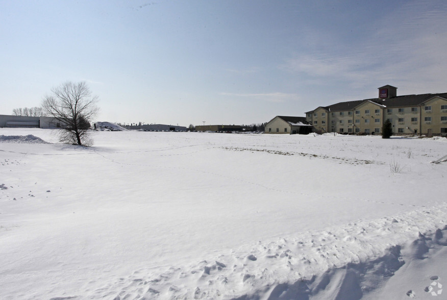 Hobbs Dr, Delavan, WI à vendre - Photo de l’immeuble – Image 2 sur 2