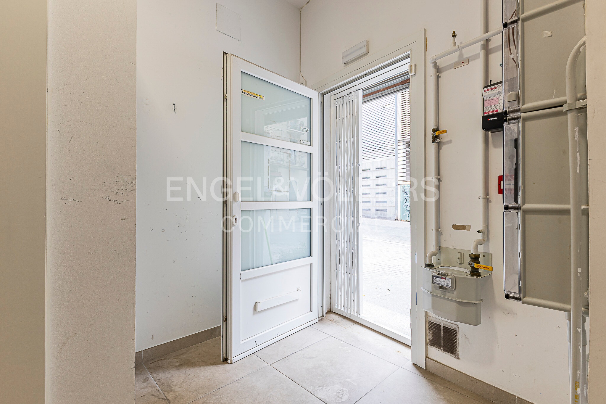 Local commercial dans Barcelone, Barcelona à louer Photo intérieure– Image 1 sur 21