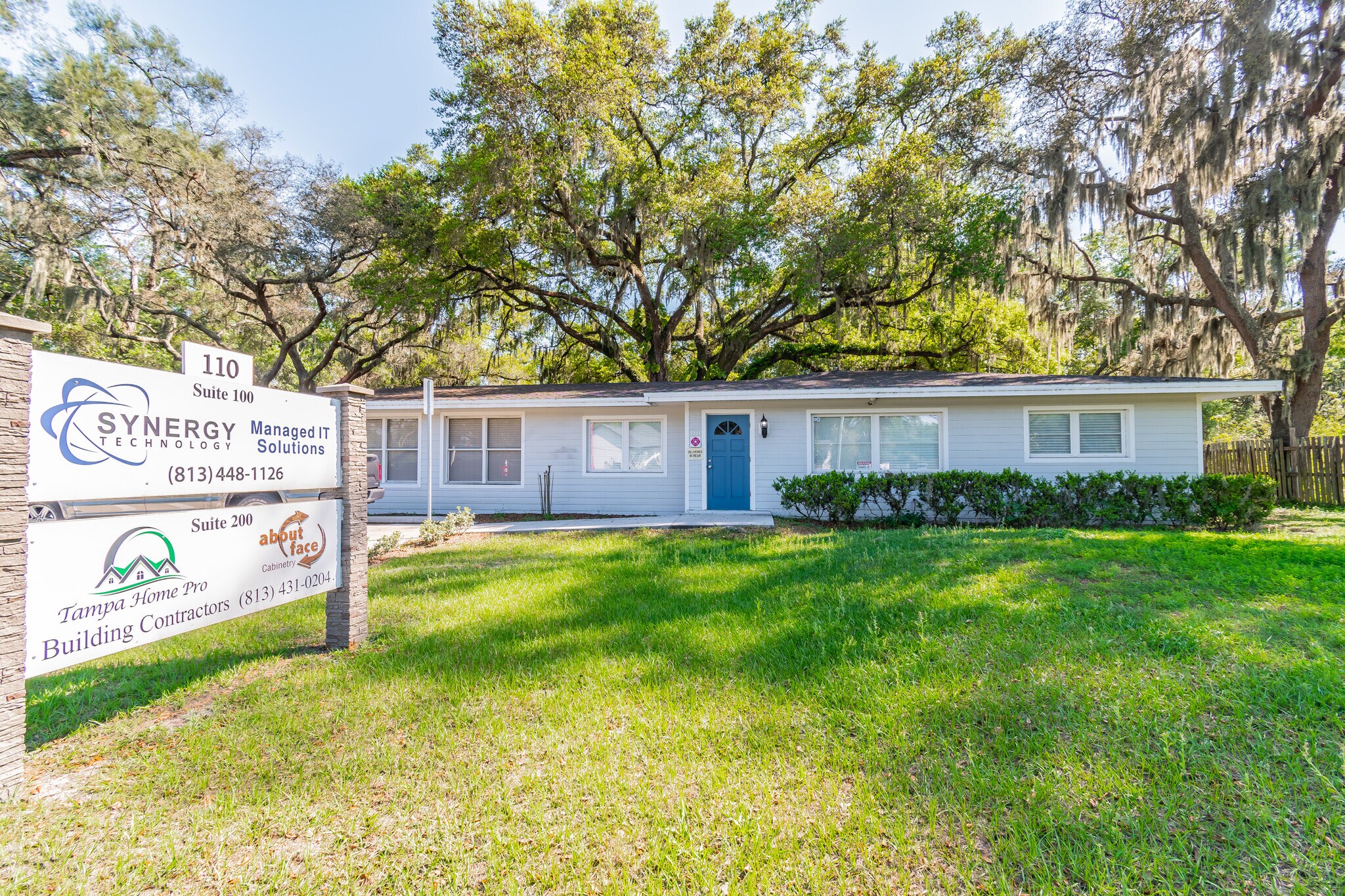110 Crenshaw Lake Rd, Lutz, FL à louer Photo de l’immeuble– Image 1 sur 26