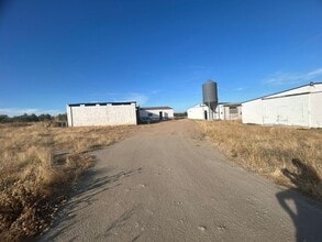 Industriel/Logistique dans Polán, Toledo à vendre Photo de l’immeuble– Image 2 sur 14