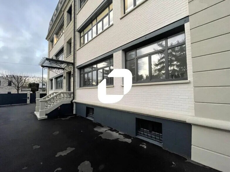 Bureau dans Saint-Maur-des-Fossés à vendre - Photo de l’immeuble – Image 2 sur 7