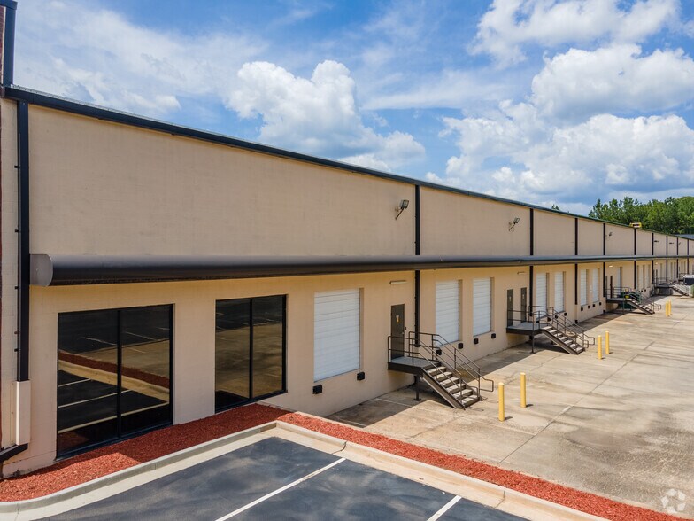 5100 Peachtree Industrial Blvd, Peachtree Corners, GA à louer - Photo de l’immeuble – Image 2 sur 5