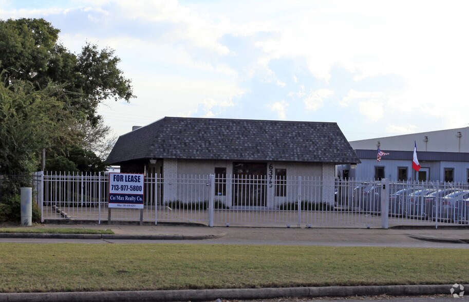 6375 Richmond Ave, Houston, TX à louer - Photo de l’immeuble – Image 2 sur 12