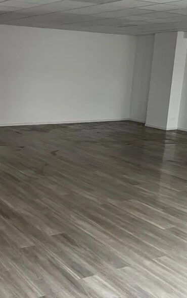 Local commercial dans Saint-Tropez à vendre - Photo de l’immeuble – Image 2 sur 2