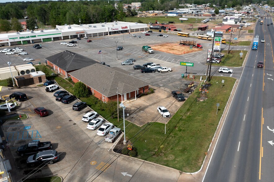 506 Highway 16 W, Carthage, MS à vendre - Photo de l’immeuble – Image 2 sur 4