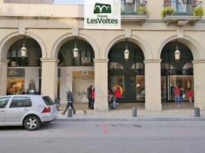 Avinguda de les Voltes, 27, La Bisbal d'Empordà, Gerona à louer Photo de l’immeuble– Image 2 sur 11