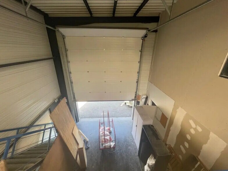 Local d’activités dans Corbas à louer - Photo intérieure – Image 3 sur 10