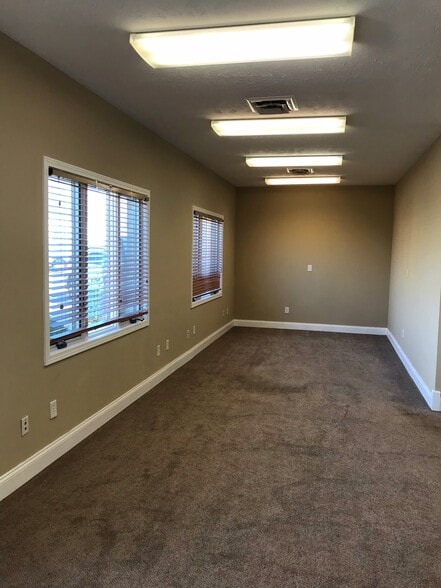 1012 Ekstam Dr, Bloomington, IL à louer - Photo intérieure – Image 2 sur 8