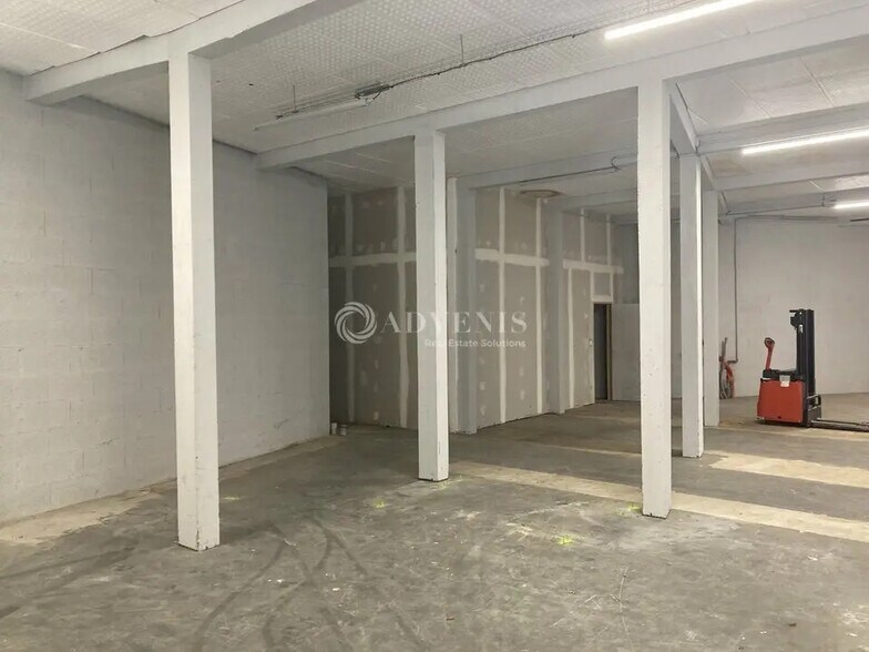 Local d’activités dans Le Mans à louer - Photo de l’immeuble – Image 1 sur 12