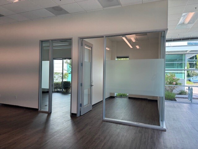 559 Clyde Ave, Mountain View, CA à louer - Photo intérieure – Image 3 sur 7