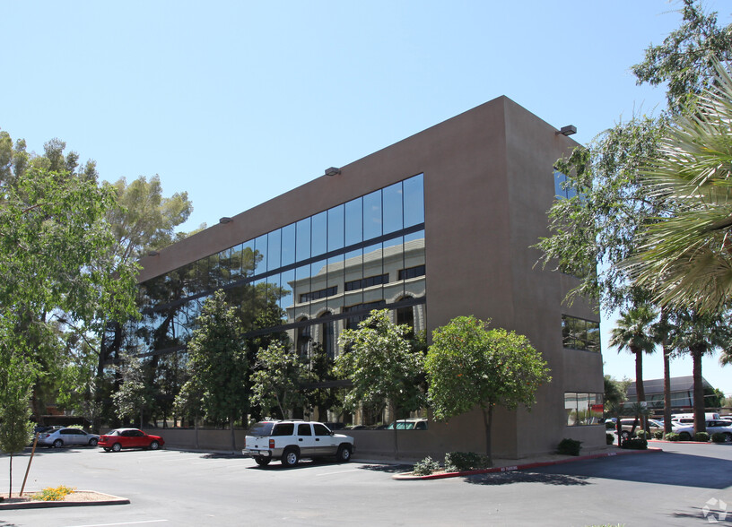 2929 N 44th St, Phoenix, AZ à louer - Photo de l’immeuble – Image 2 sur 2