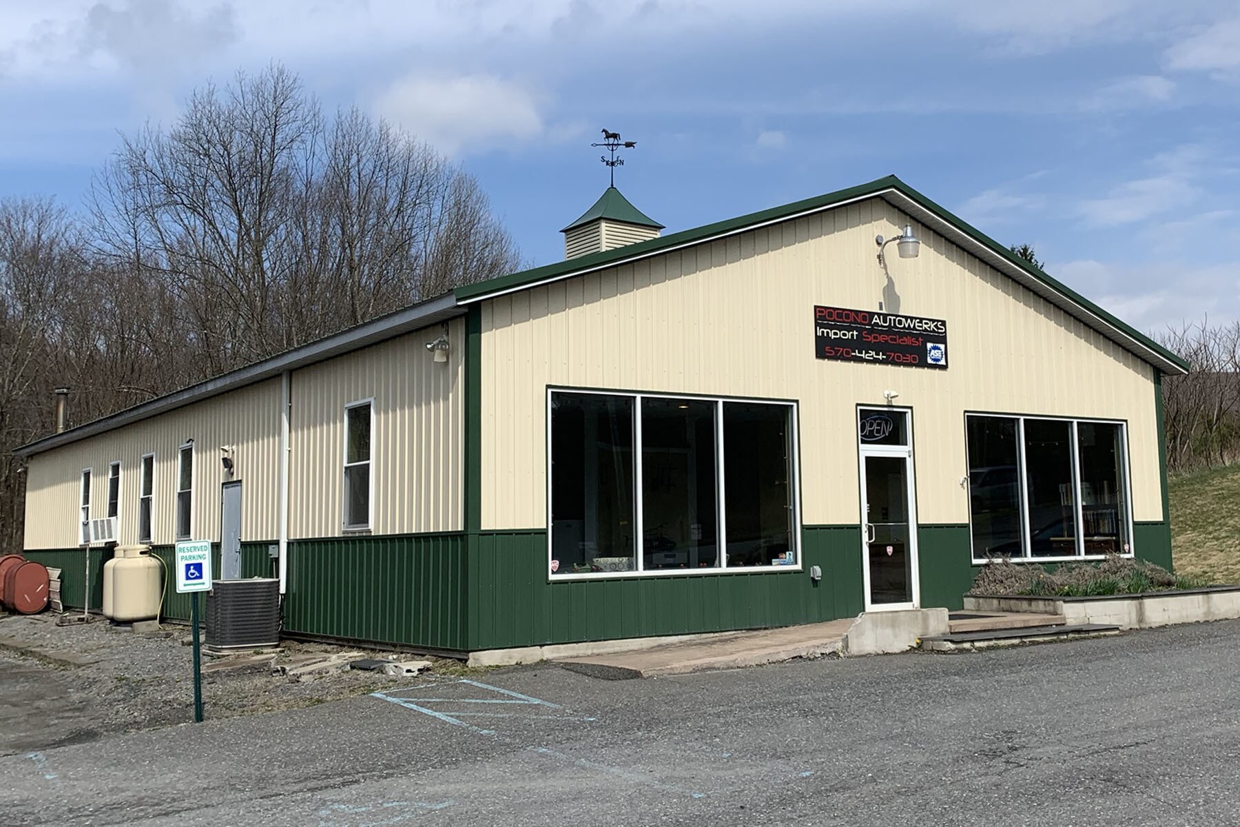 2203 Route 715, Stroudsburg, PA à louer Photo principale– Image 1 sur 11
