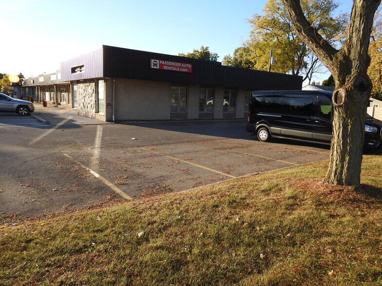 3520-3560 Pontiac Lake Rd, Waterford, MI à louer - Photo de l’immeuble – Image 3 sur 16