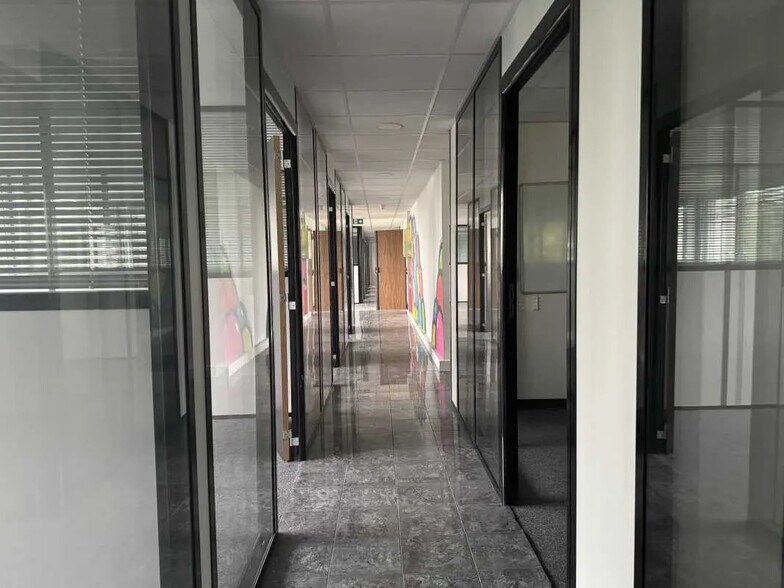 Bureau dans Villeurbanne à louer - Photo de l’immeuble – Image 2 sur 12