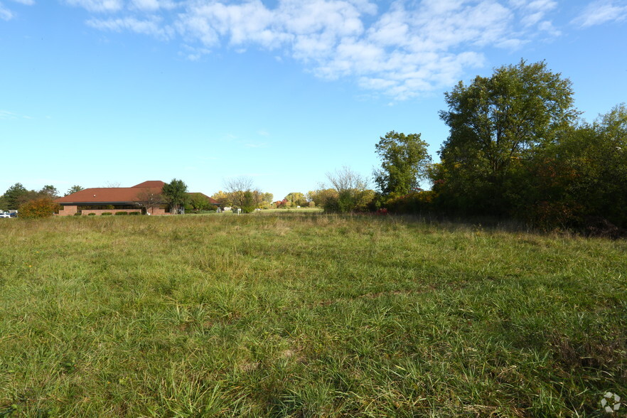 000 Walli Strasse Dr, Burton, MI à vendre - Photo principale – Image 1 sur 1