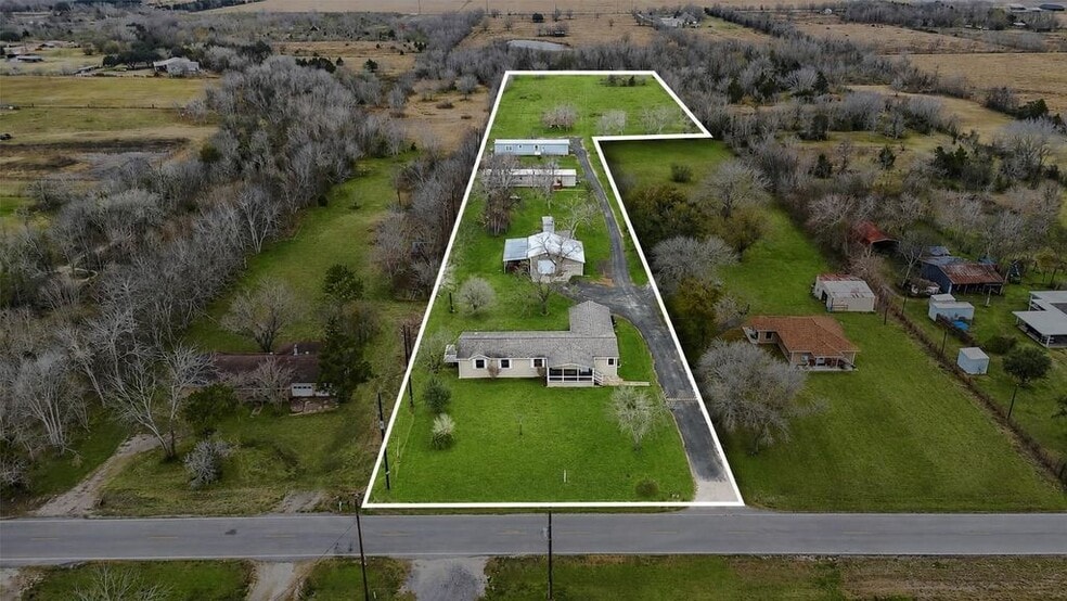 19645 Nordt Rd, Damon, TX à vendre - Photo principale – Image 1 sur 40
