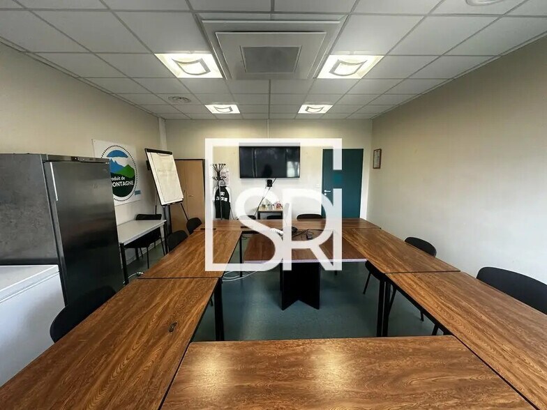 Bureau dans Aubière à louer - Photo de l’immeuble – Image 1 sur 9