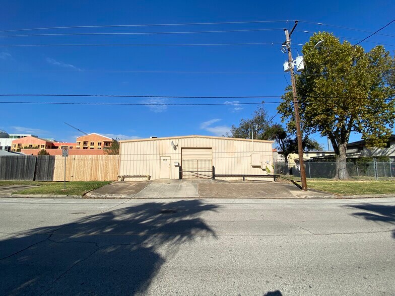 2012 Center St, Houston, TX à louer - Photo de l’immeuble – Image 2 sur 15