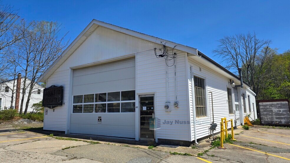 617 N Elm St, West Bridgewater, MA à vendre - Photo de l’immeuble – Image 1 sur 5