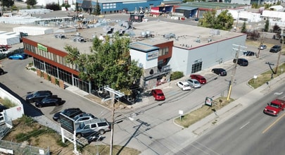 7207 Fairmount Dr SE, Calgary, AB à louer Photo de l’immeuble– Image 2 sur 6