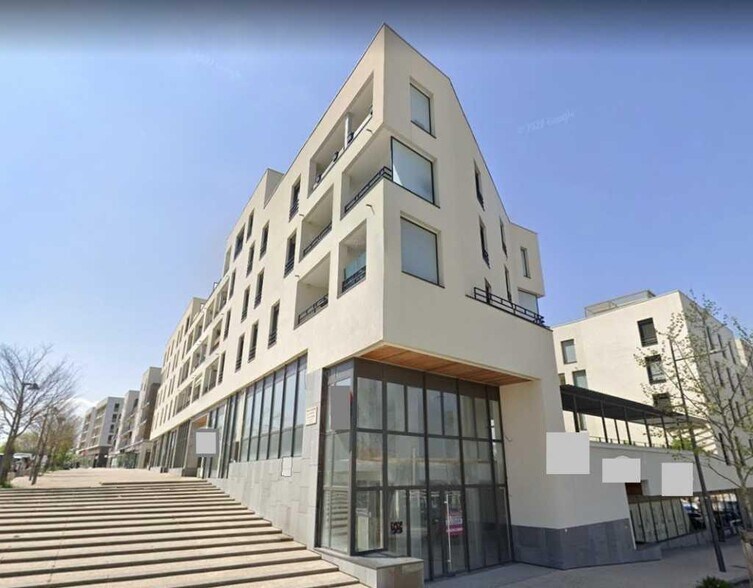 Bureau dans Sathonay-Camp à louer - Photo de l’immeuble – Image 2 sur 6