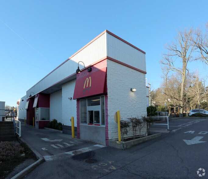 1149 Esquimalt Rd, Esquimalt, BC à louer - Photo de l’immeuble – Image 3 sur 4