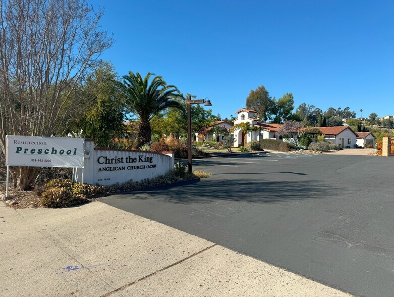 12730 Elm Park Ln, Poway, CA à louer - Photo de l’immeuble – Image 2 sur 16