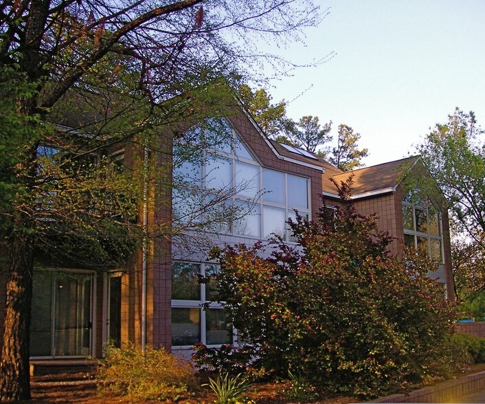976 Martin Luther King Jr Blvd, Chapel Hill, NC à louer - Photo de l’immeuble – Image 3 sur 15