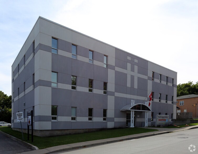 15 Mountain Ave S, Hamilton, ON à louer - Photo de l’immeuble – Image 2 sur 3