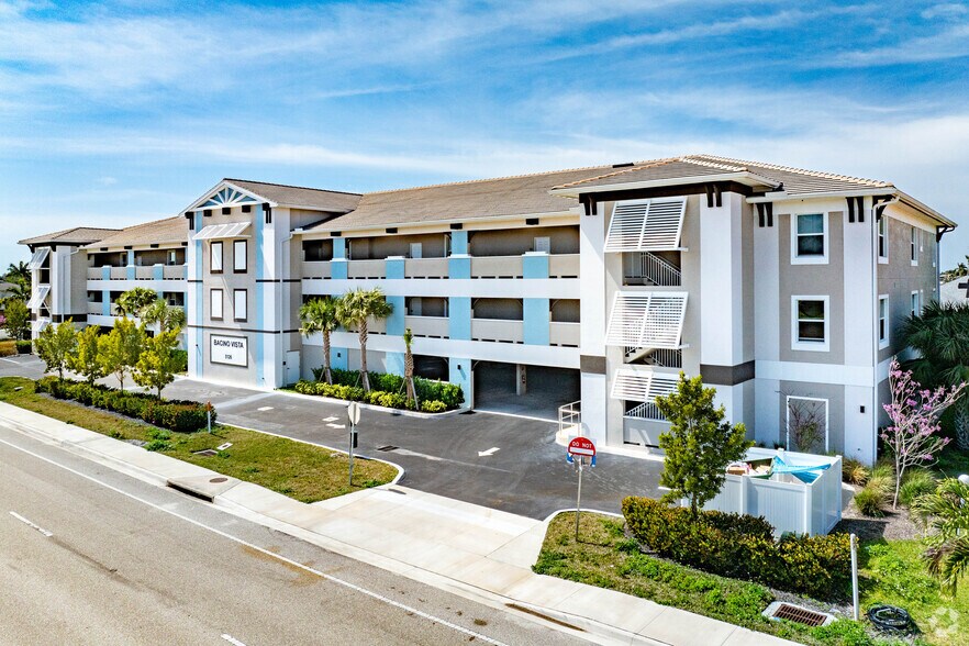 5126 Coronado Pky, Cape Coral, FL à vendre - Photo de l’immeuble – Image 3 sur 14