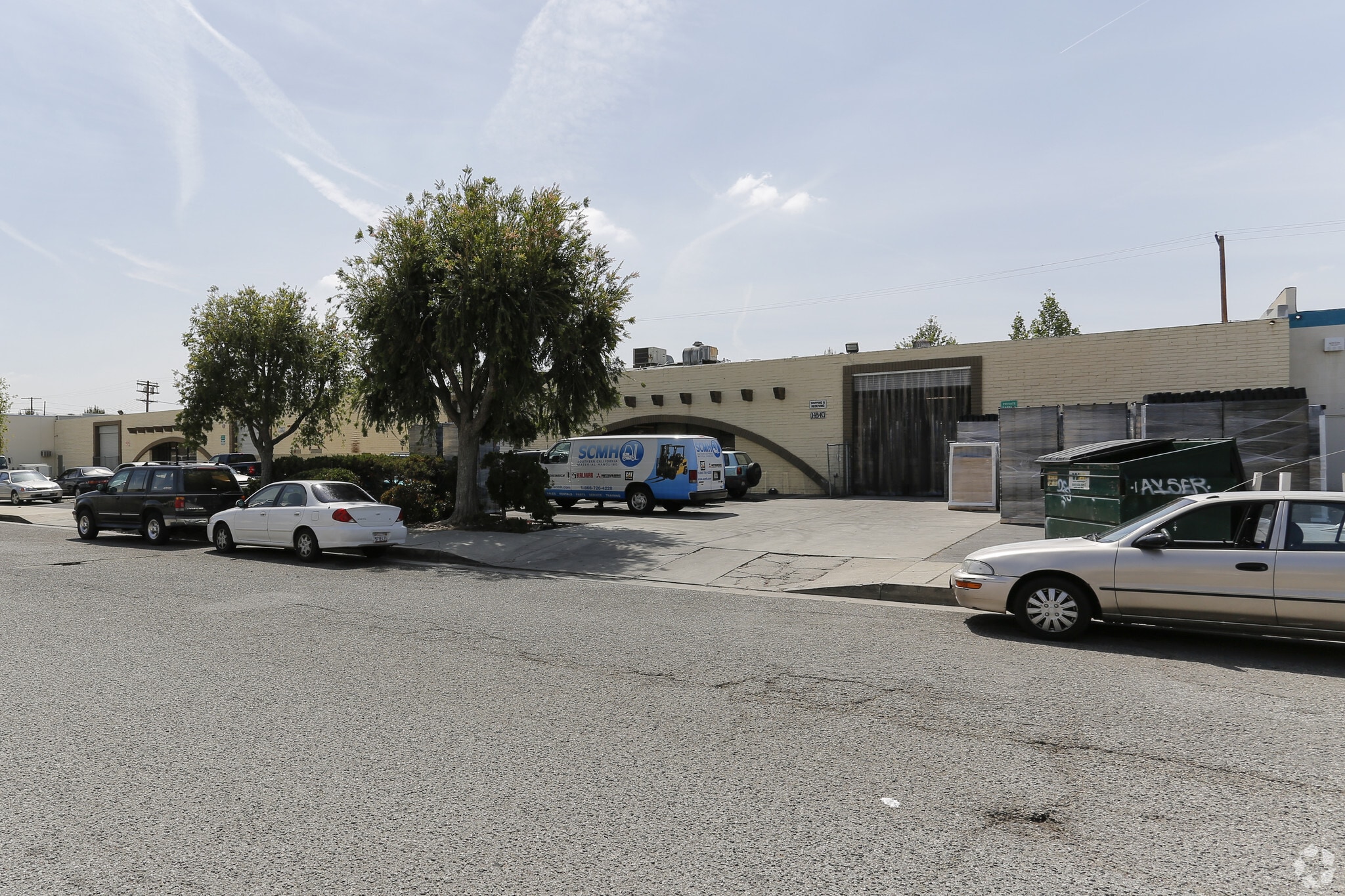 14940-14954 Calvert St, Van Nuys, CA à louer Photo principale– Image 1 sur 4