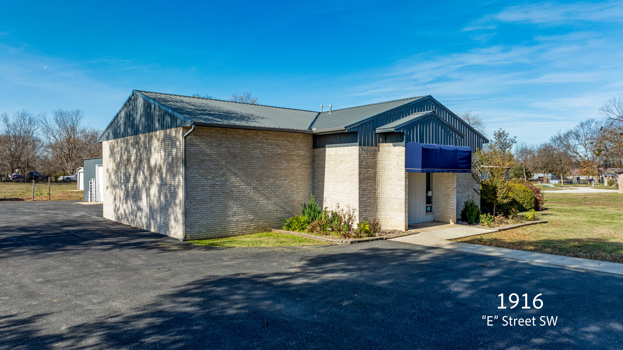 1916 E St NW, Miami, OK à vendre Photo principale– Image 1 sur 49