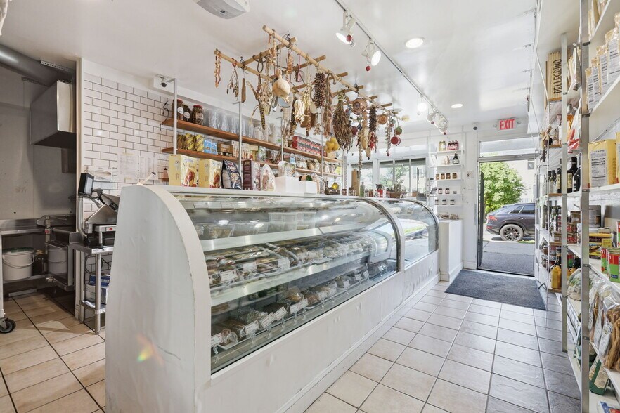 2703 12th St NE, Washington, DC à vendre - Photo de l’immeuble – Image 3 sur 14