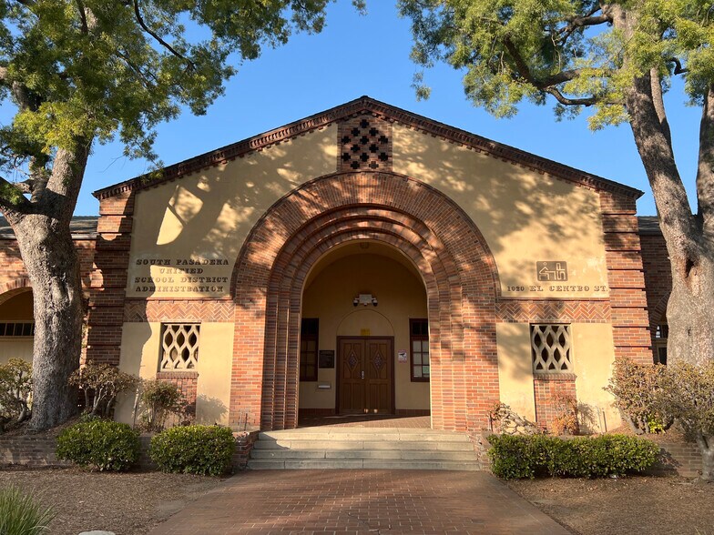 1020 El Centro St, South Pasadena, CA à vendre - Photo principale – Image 1 sur 25