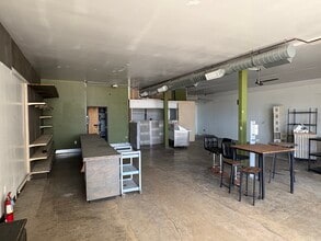 17208 Pacific Coast Hwy, Huntington Beach, CA à louer Photo intérieure– Image 2 sur 4