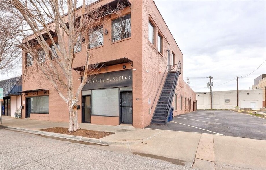 411 NW 5th St, Oklahoma City, OK à vendre - Photo de l’immeuble – Image 1 sur 32