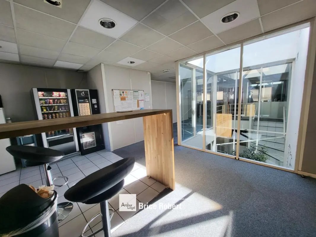 Bureau dans Bron à louer Photo intérieure– Image 1 sur 1