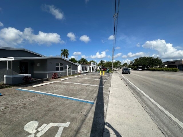 6740 Taft St, Hollywood, FL à louer - Photo de l’immeuble – Image 2 sur 18