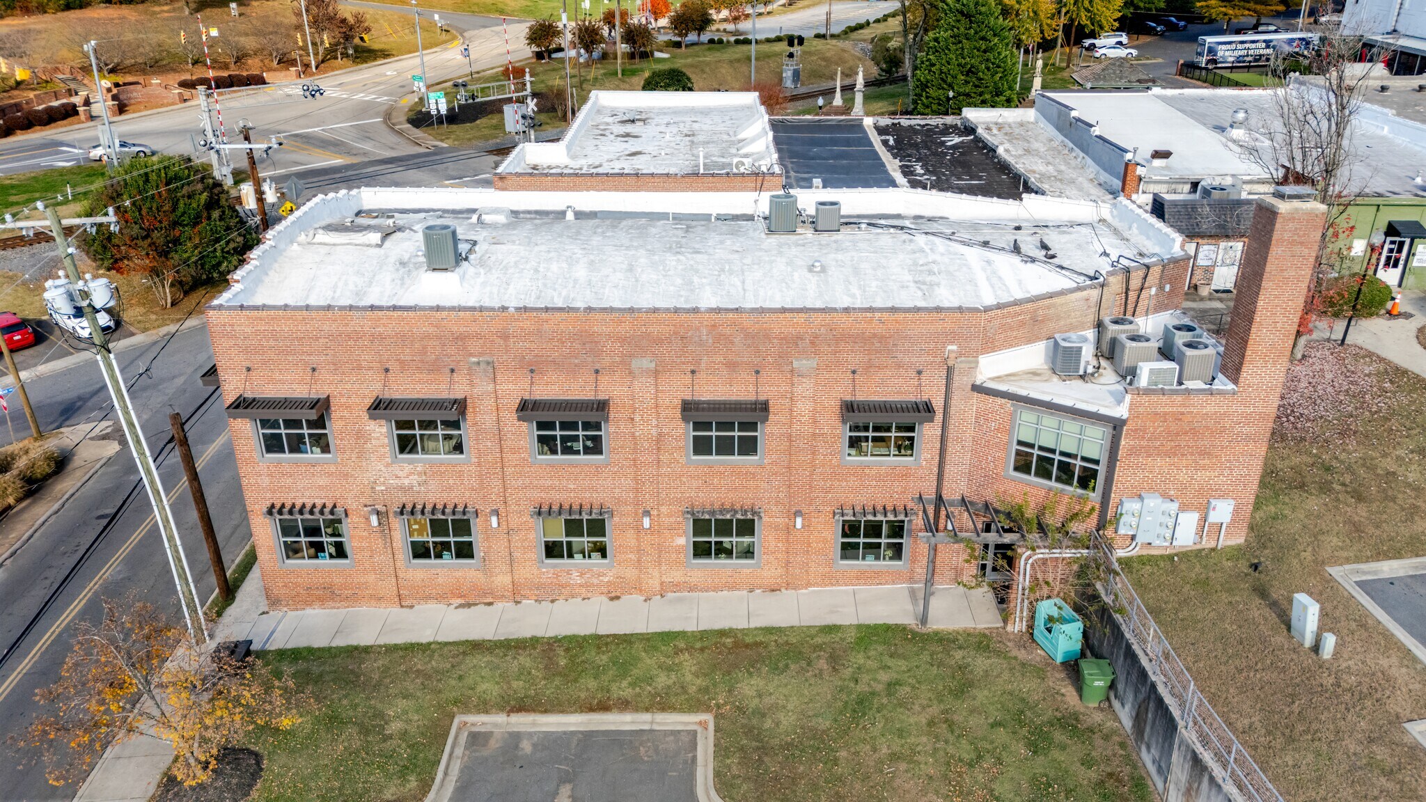 100 Main St, Fort Mill, SC à louer Photo principale– Image 1 sur 18