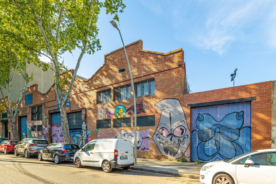 Industriel/Logistique dans Barcelone, Barcelona à vendre - Photo de l’immeuble – Image 2 sur 2