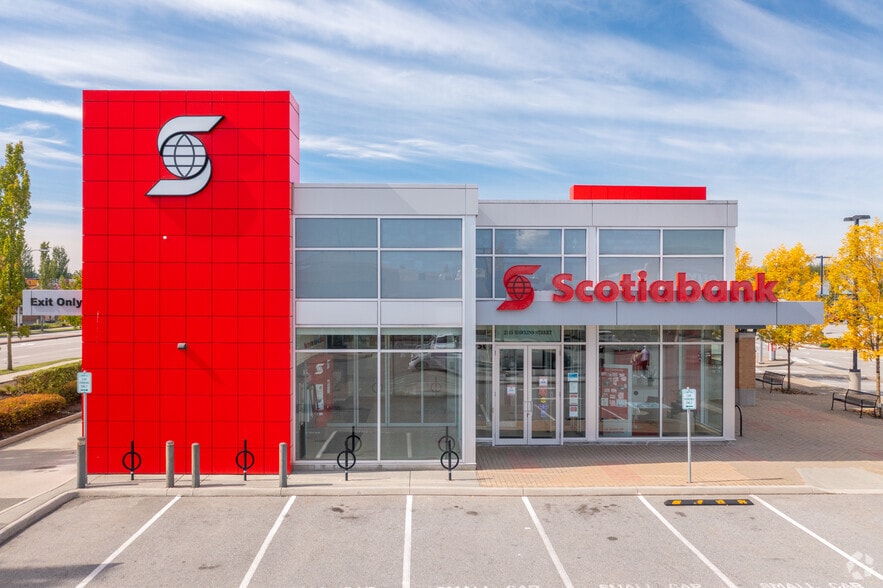 2115 Hawkins St, Coquitlam, BC à louer - Photo de l’immeuble – Image 3 sur 8