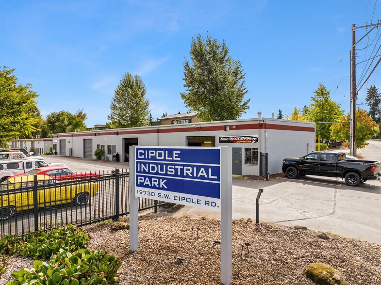 19730 SW Cipole Rd, Tualatin, OR à louer - Photo de l’immeuble – Image 2 sur 8