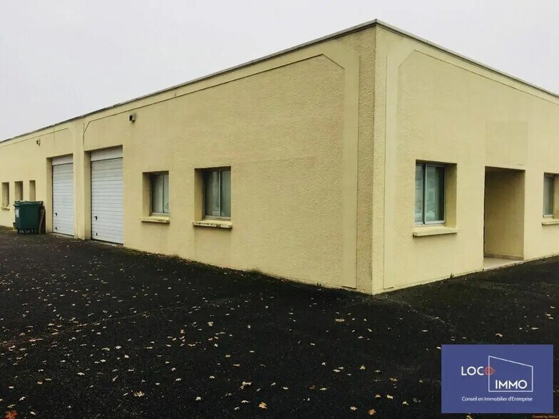 Local d’activités dans Le Haillan à louer - Photo de l’immeuble – Image 1 sur 6