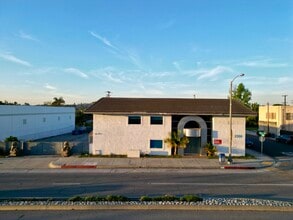 2350 W Valley Blvd, Alhambra, CA à louer Photo de l’immeuble– Image 1 sur 1