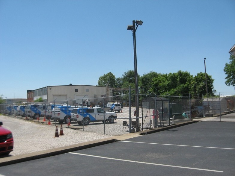 1150 Maxwell Ave, Evansville, IN à louer - Photo de l’immeuble – Image 3 sur 36