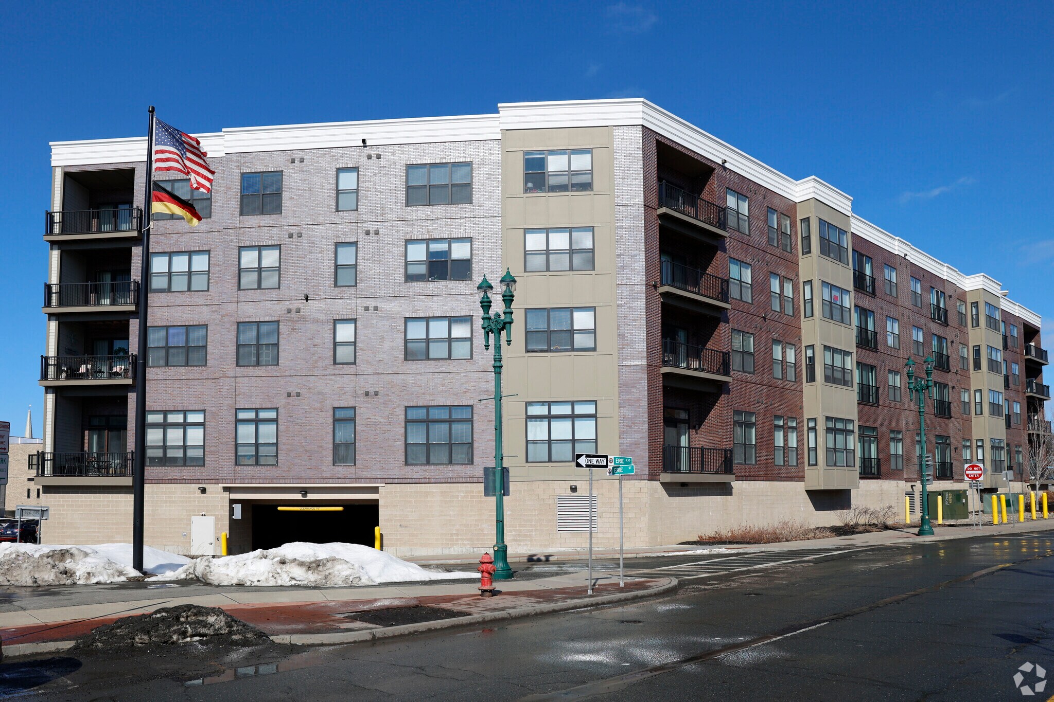240 State St, Schenectady, NY à louer Photo principale– Image 1 sur 53
