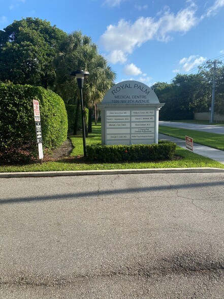 1599 NW 9th Ave, Boca Raton, FL à louer - Photo de l’immeuble – Image 2 sur 4
