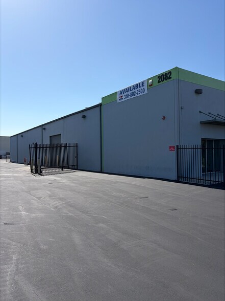 2082 E Gladwick St, Rancho Dominguez, CA à louer - Photo de l’immeuble – Image 3 sur 19